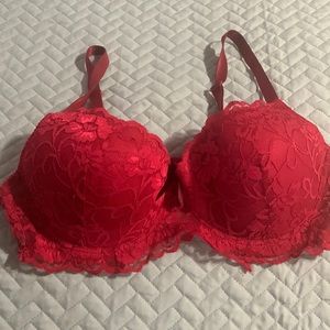 Sexy lace fuschia underwire  38D bra by Black Fushia..